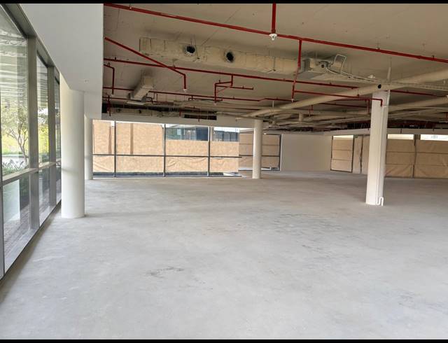 595M² OFFICE TO LET IN WATERFALL